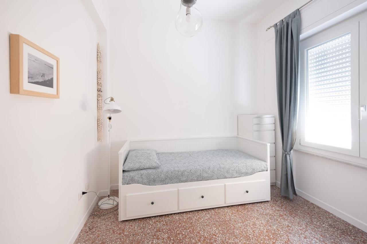 Domus Deiana Apartment Cagliari Luaran gambar